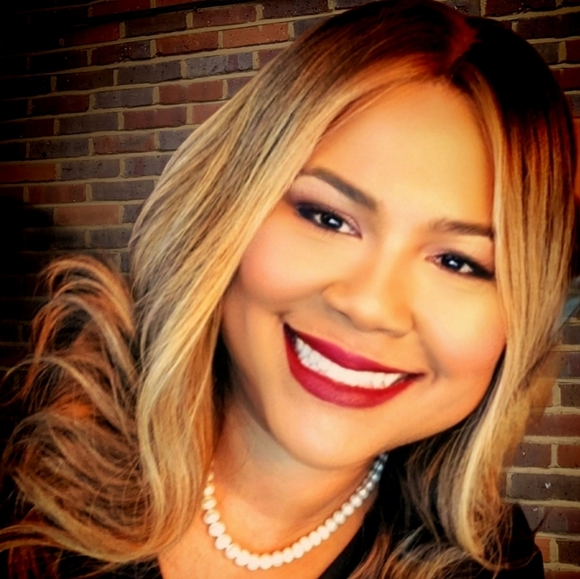 Meet your Posher, LaDonna - Picture 2 of 2